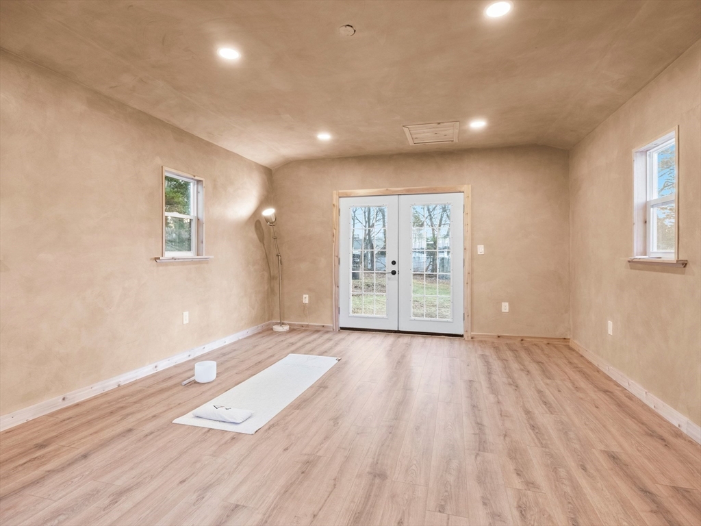 17 Preston Street Wakefield, MA 01880 - Photo 31 of 38