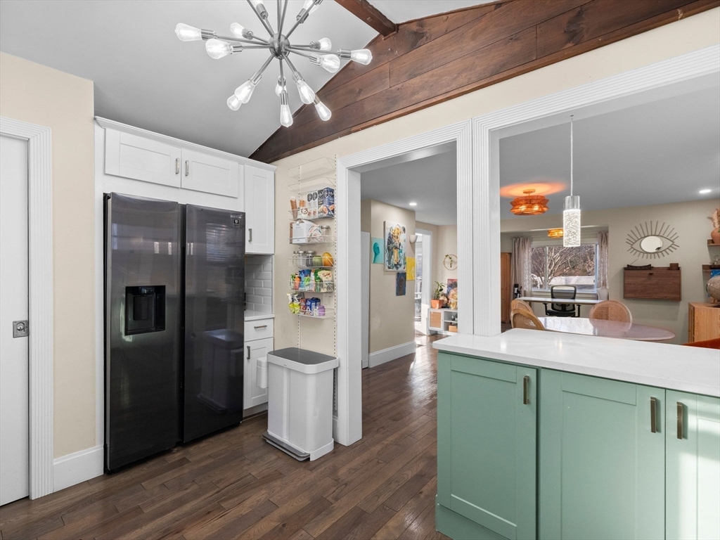 17 Preston Street Wakefield, MA 01880 - Photo 5 of 38