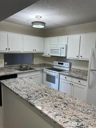 $2,115 | 6272 Chasewood Drive, Unit B, Jupiter, FL 33458