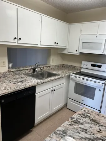 $2,115 | 6272 Chasewood Drive, Unit B, Jupiter, FL 33458