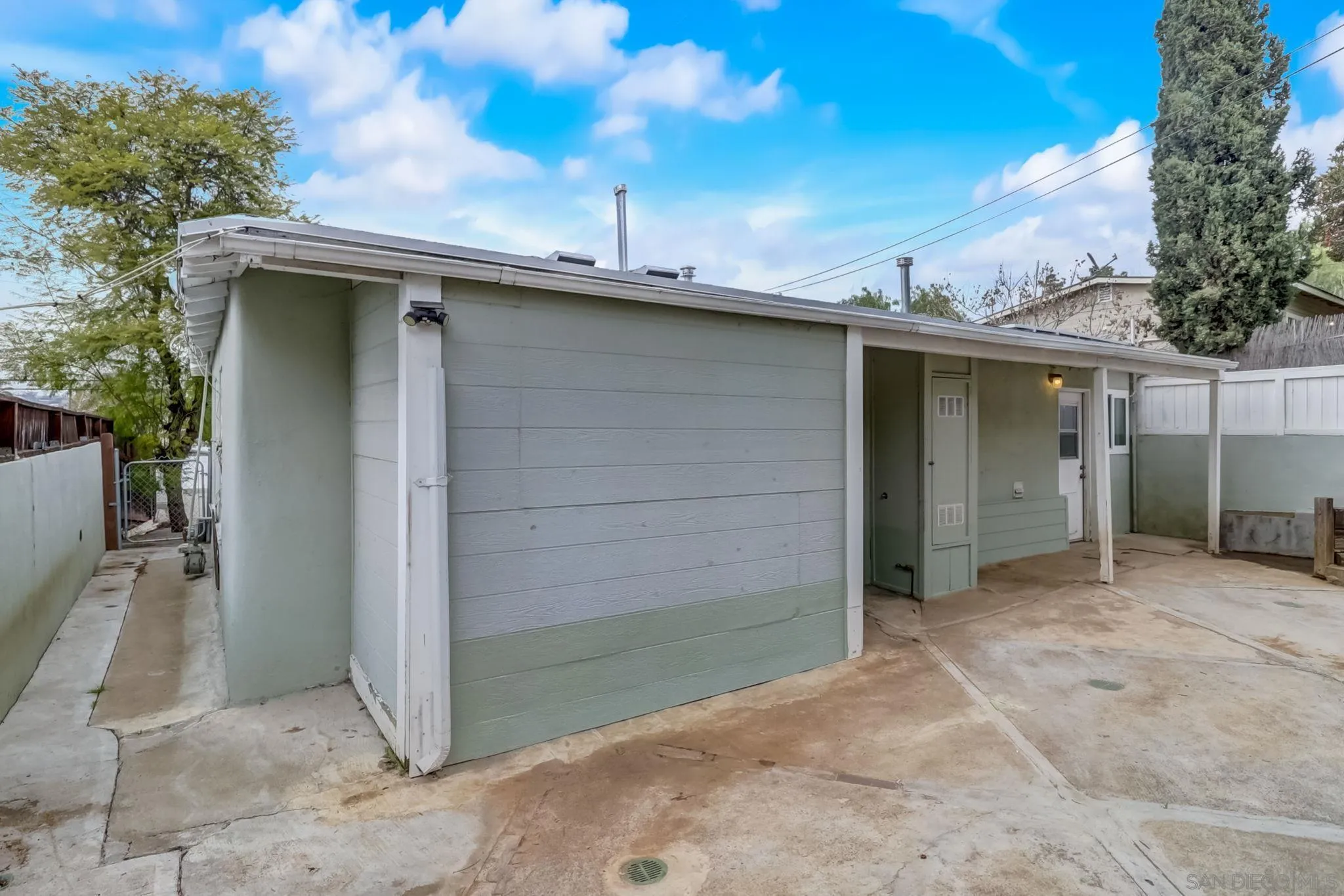 9115 Rosedale Drive Spring Valley, CA 91977 - Photo 11 of 31 an outdoor view of garage