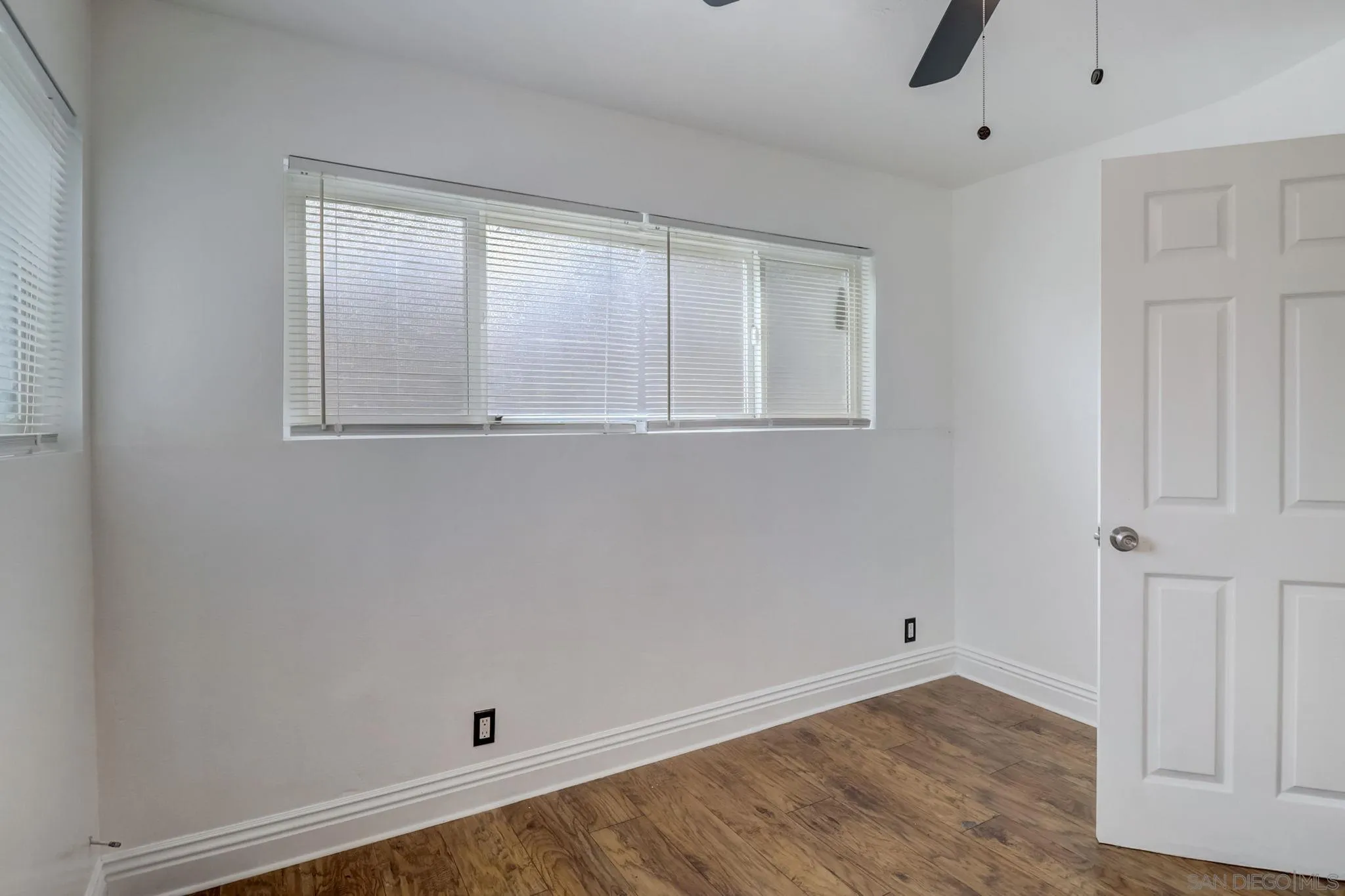 9115 Rosedale Drive Spring Valley, CA 91977 - Photo 18 of 31 an empty room with a window