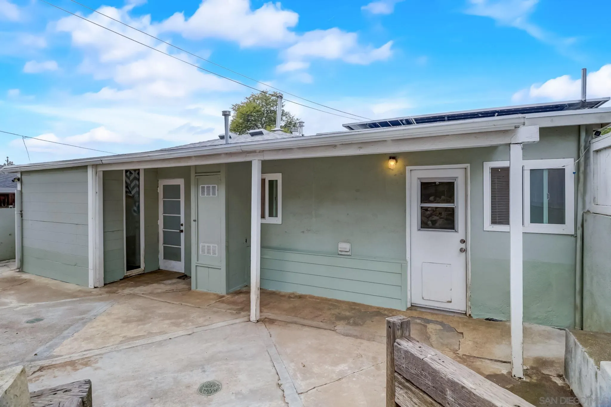 9115 Rosedale Drive Spring Valley, CA 91977 - Photo 10 of 31 a view of entryway of the house