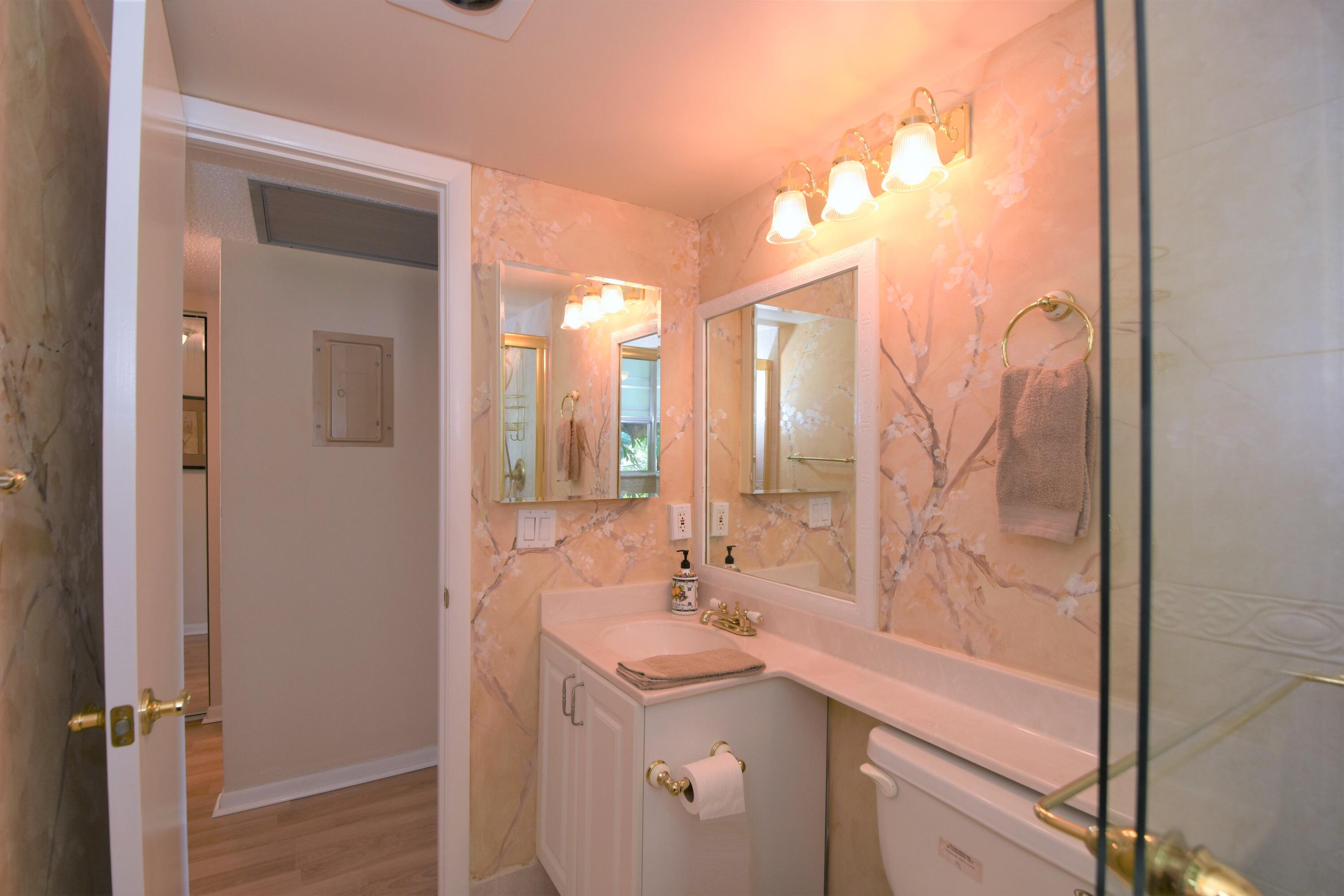 120 Upminster Crescent, Unit E Deerfield Beach, FL 33442 - Photo 23 of 36 Bath 1