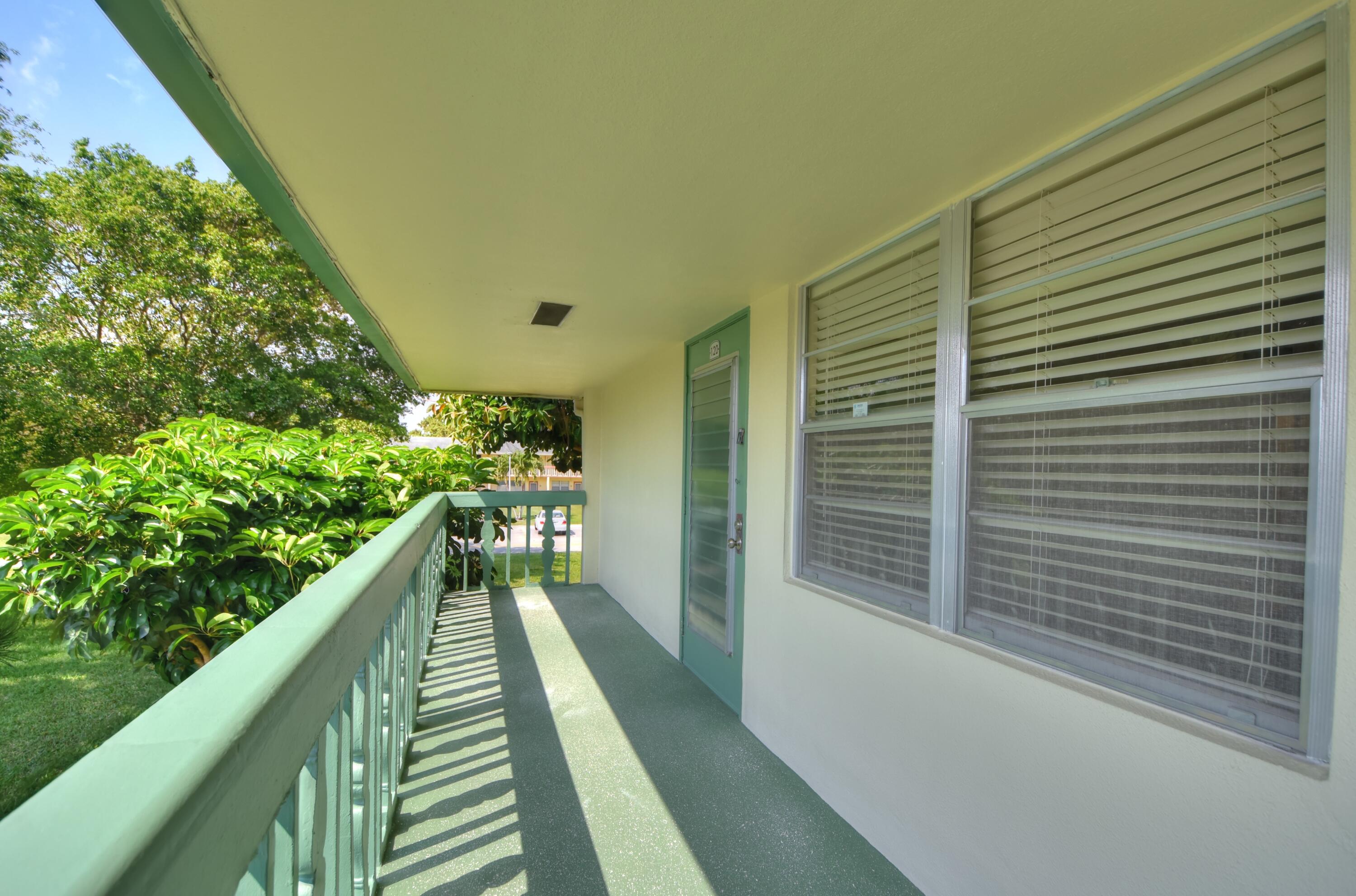 120 Upminster Crescent, Unit E Deerfield Beach, FL 33442 - Photo 4 of 36 Landing