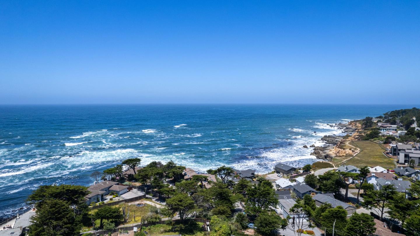 155 Reef Point Road Moss Beach, CA 94038 - Photo 6 of 16