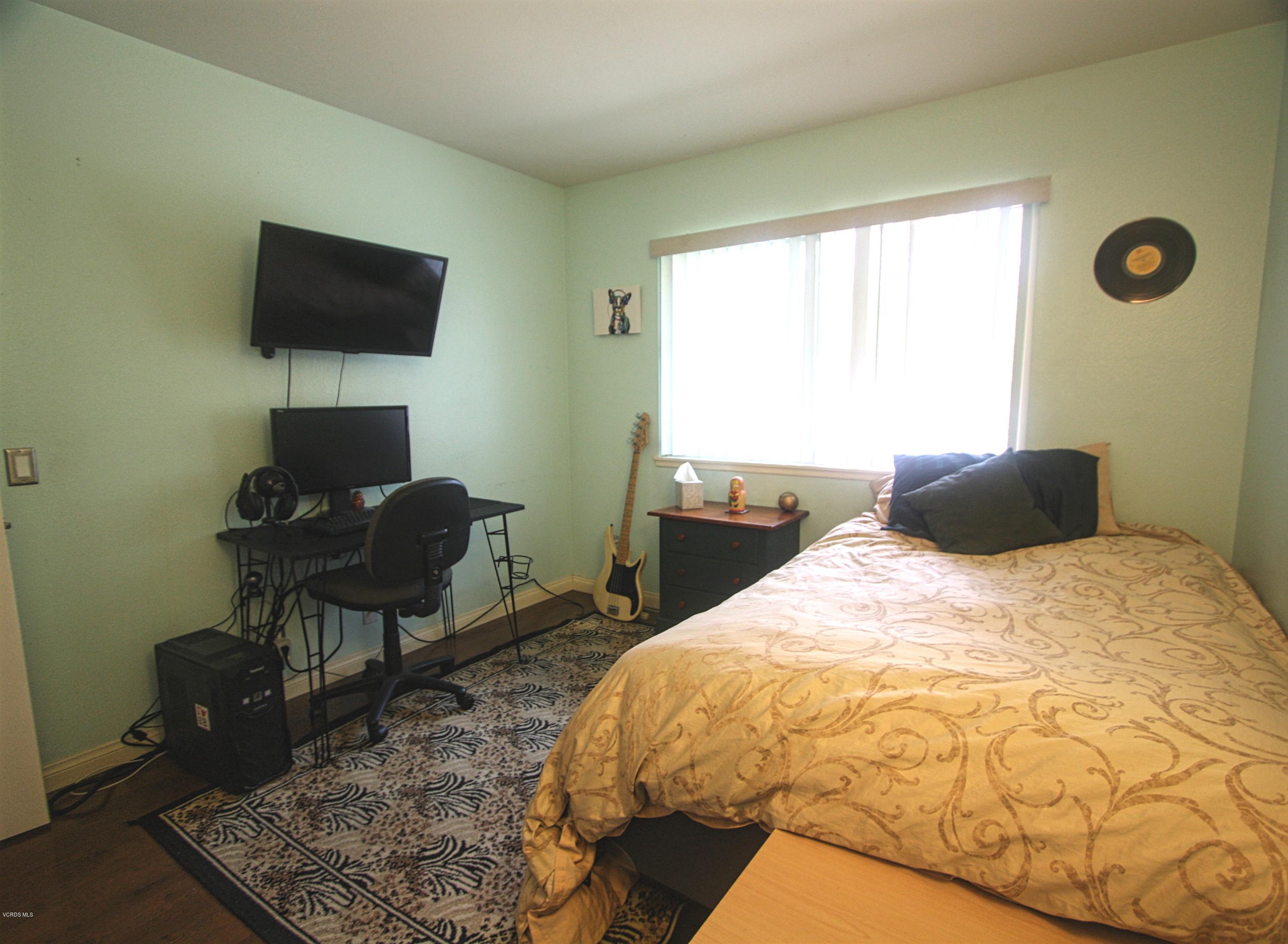 14930 Reedley Street, Unit C Moorpark, CA 93021 - Photo 18 of 23 Guest Bedroom2