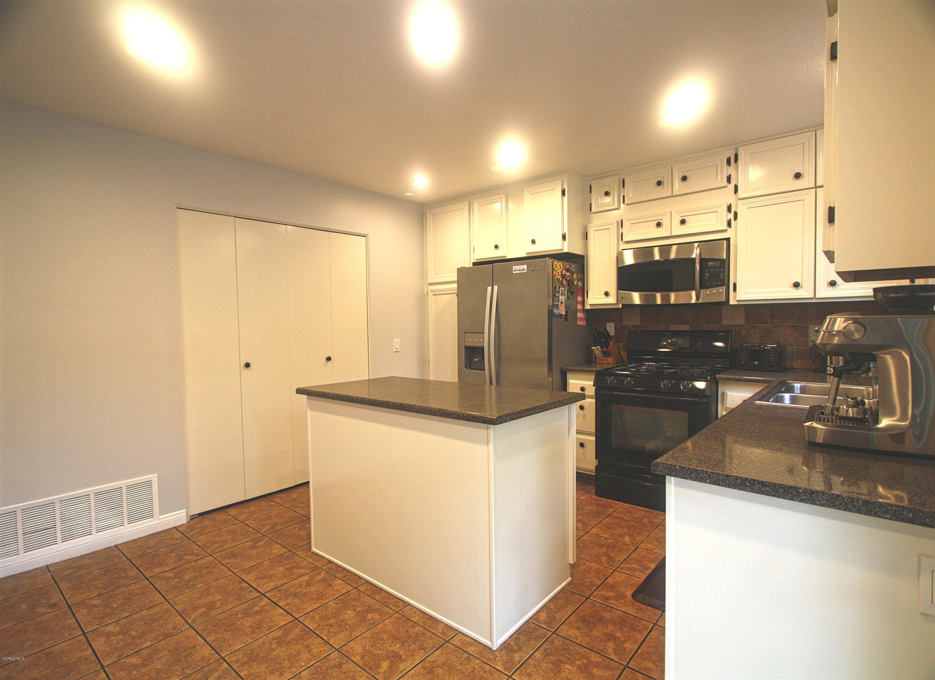 14930 Reedley Street, Unit C Moorpark, CA 93021 - Photo 4 of 23 Kitchen2