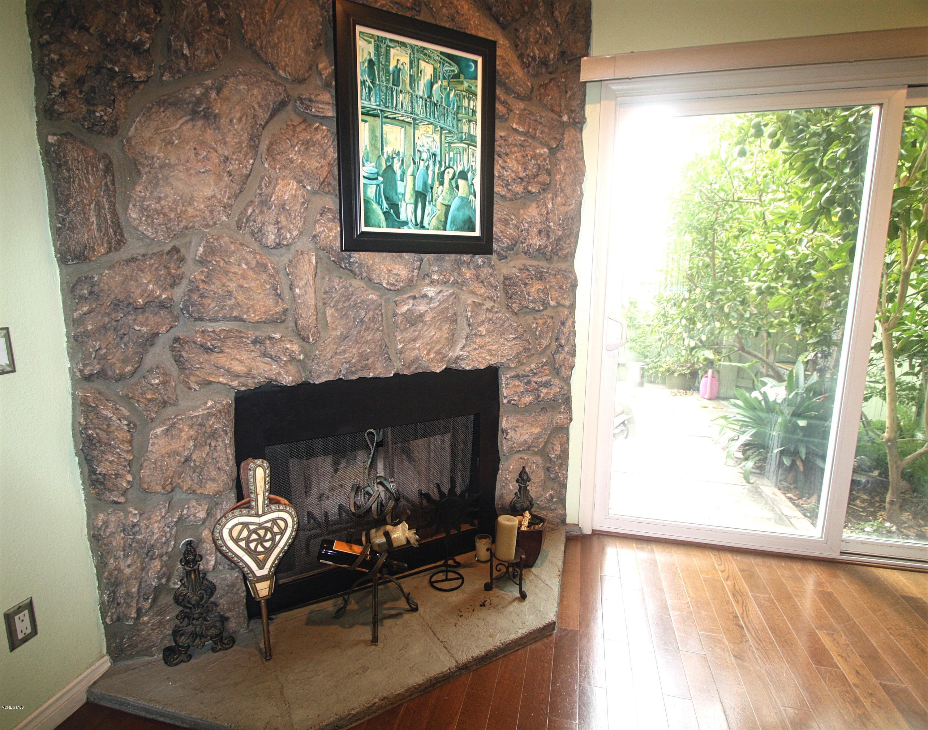 14930 Reedley Street, Unit C Moorpark, CA 93021 - Photo 9 of 23 Family Room3