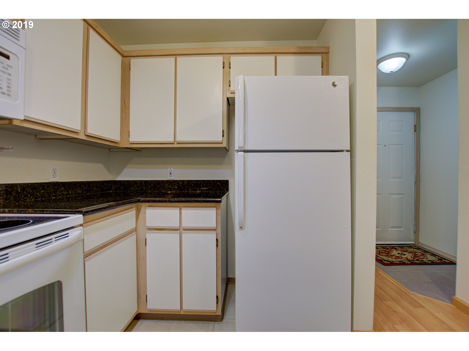 5142 Southwest Multnomah Boulevard, Unit F Portland, OR 97219 - Photo 11 of 32 Gallery Image 11