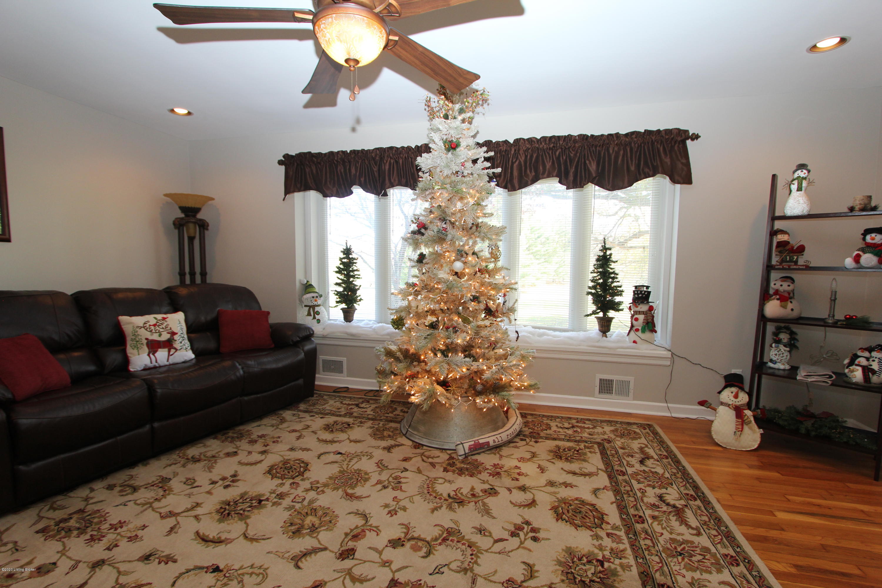 1453 Alton Road Lawrenceburg, KY 40342 - Photo 8 of 46 Living Room (2)