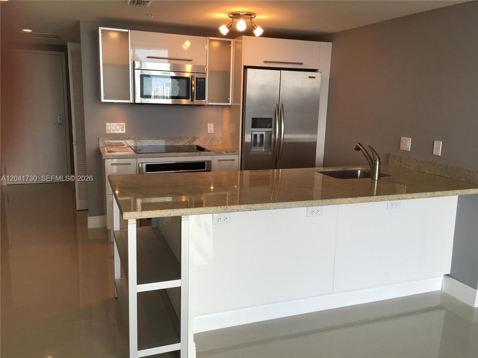 185 Southwest 7th Street, Unit 2104 Miami, FL 33130 - Photo 4 of 9
