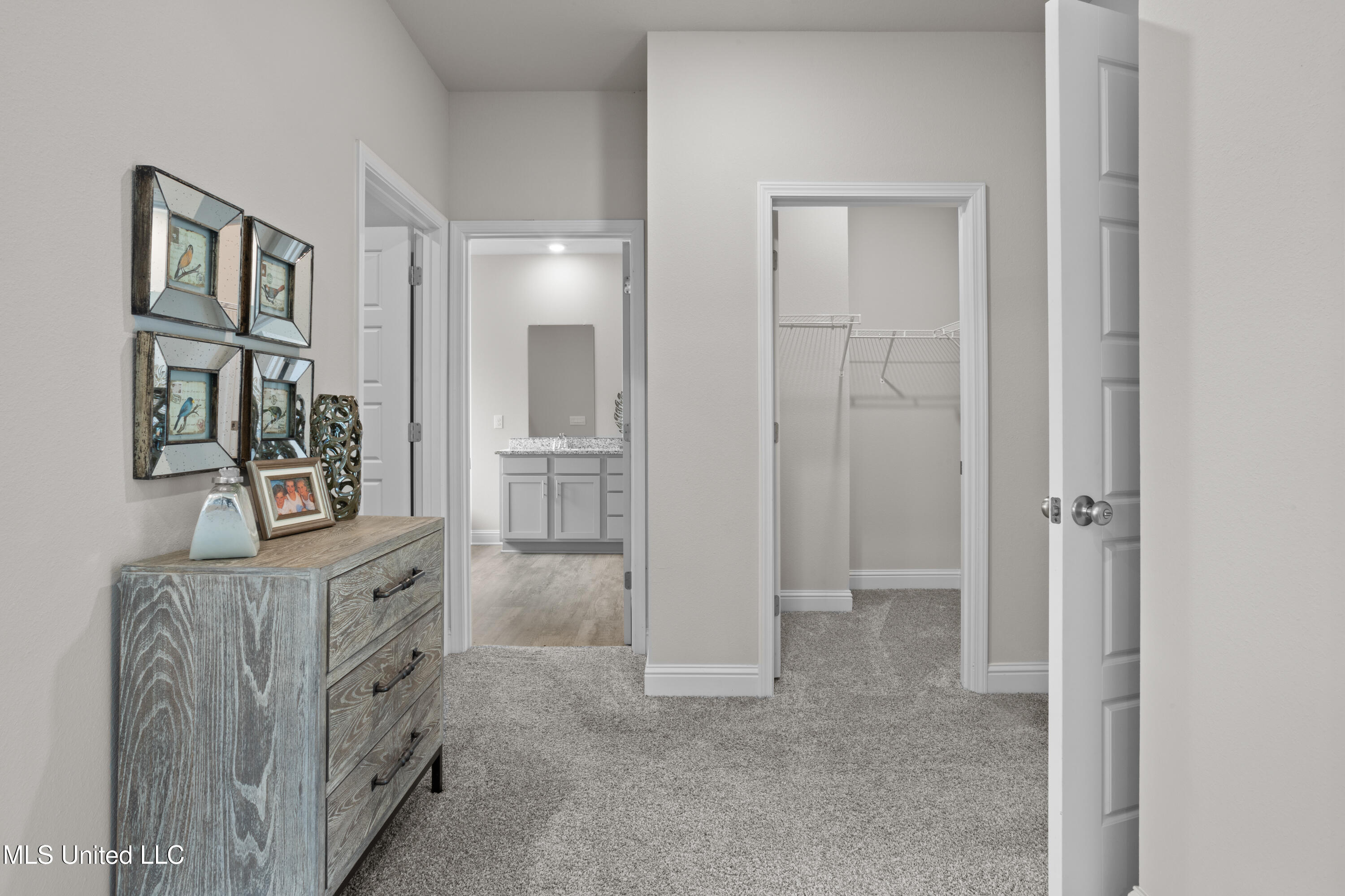 14435 South Swan Road Gulfport, MS 39503 - Photo 17 of 29 Primary Bedroom