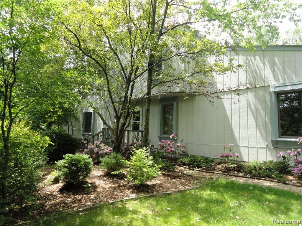 23055 Beck Road Novi, MI 48374 - Photo 1 of 7 Front