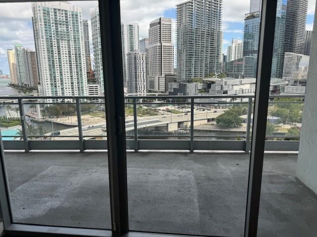 90 Southwest 3rd Street, Unit 1702 Miami, FL 33130 - Photo 16 of 18 Gallery Image 16