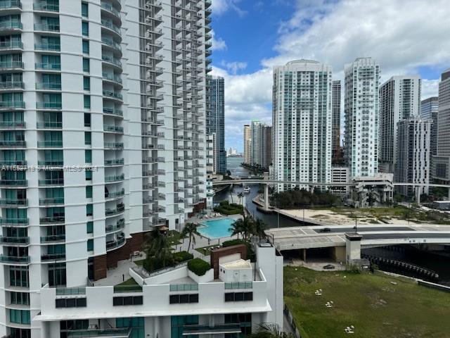 90 Southwest 3rd Street, Unit 1702 Miami, FL 33130 - Photo 3 of 18 Gallery Image 3