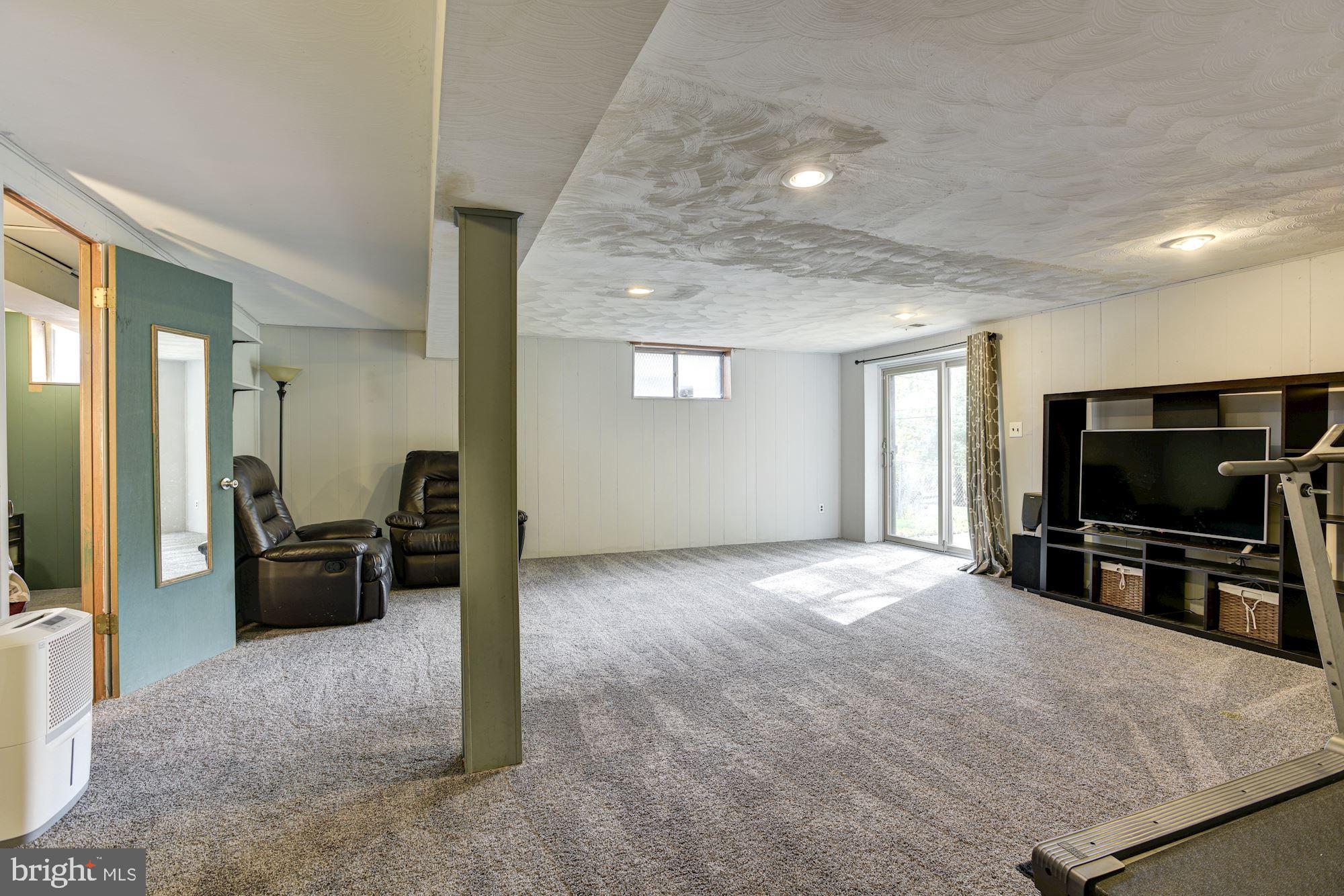 3314 Janvale Road Baltimore, MD 21244 - Photo 20 of 32 Family Room