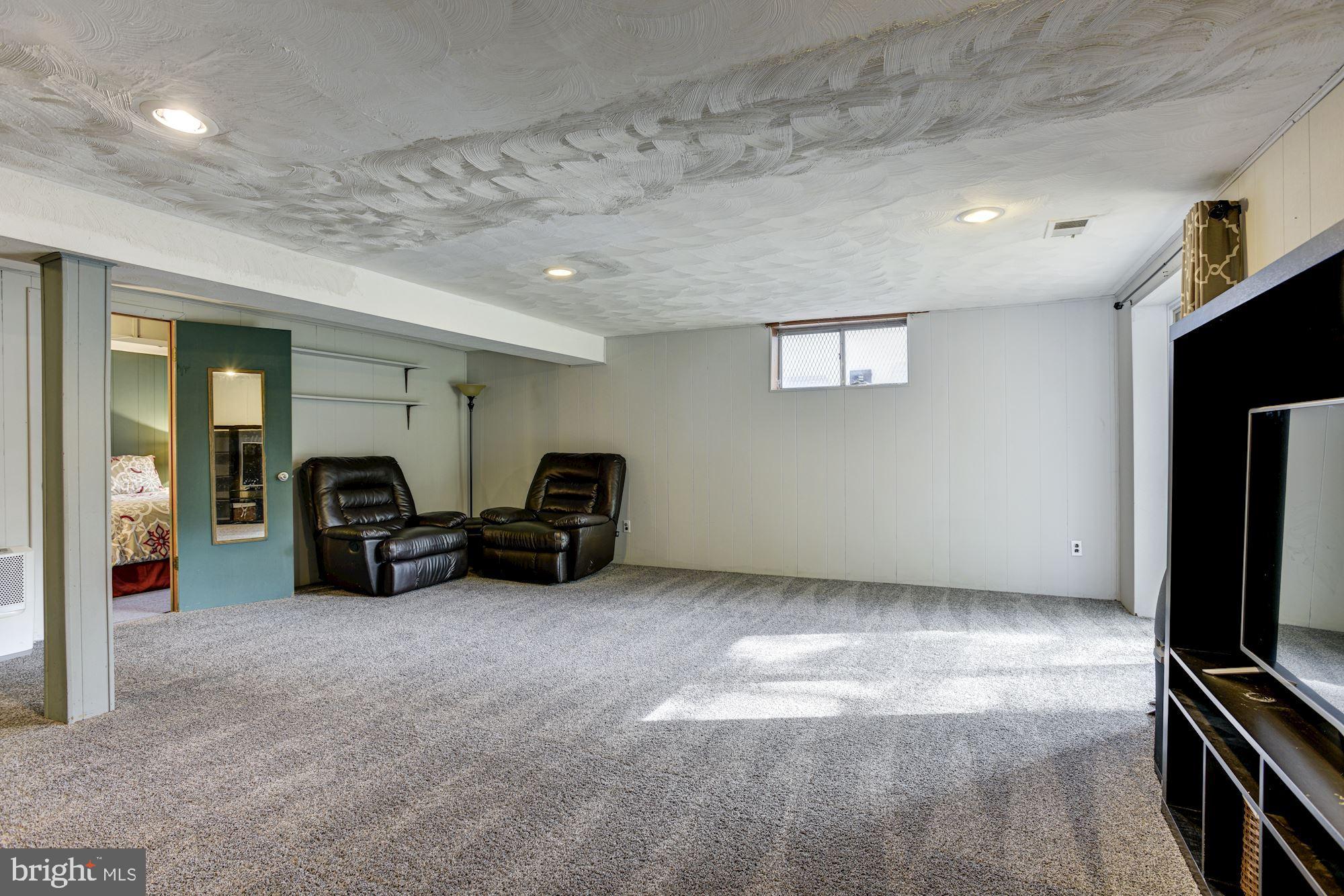 3314 Janvale Road Baltimore, MD 21244 - Photo 21 of 32 Family Room