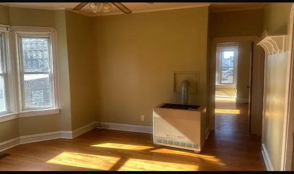$1,700 | 119 Robeson Street, Unit 3, Fall River, MA 02720
