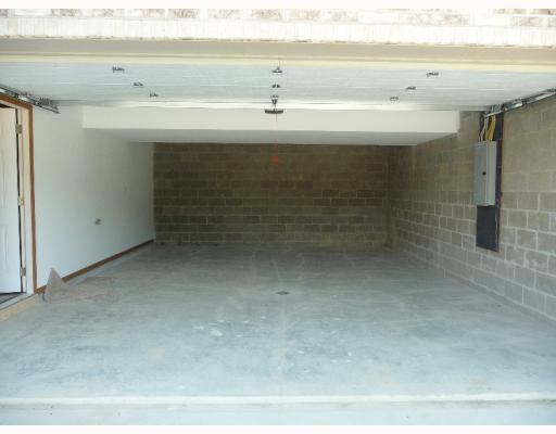 605 Spring Run Drive Monroeville, PA 15146 - Photo 16 of 18 Parking Lot/Garage.