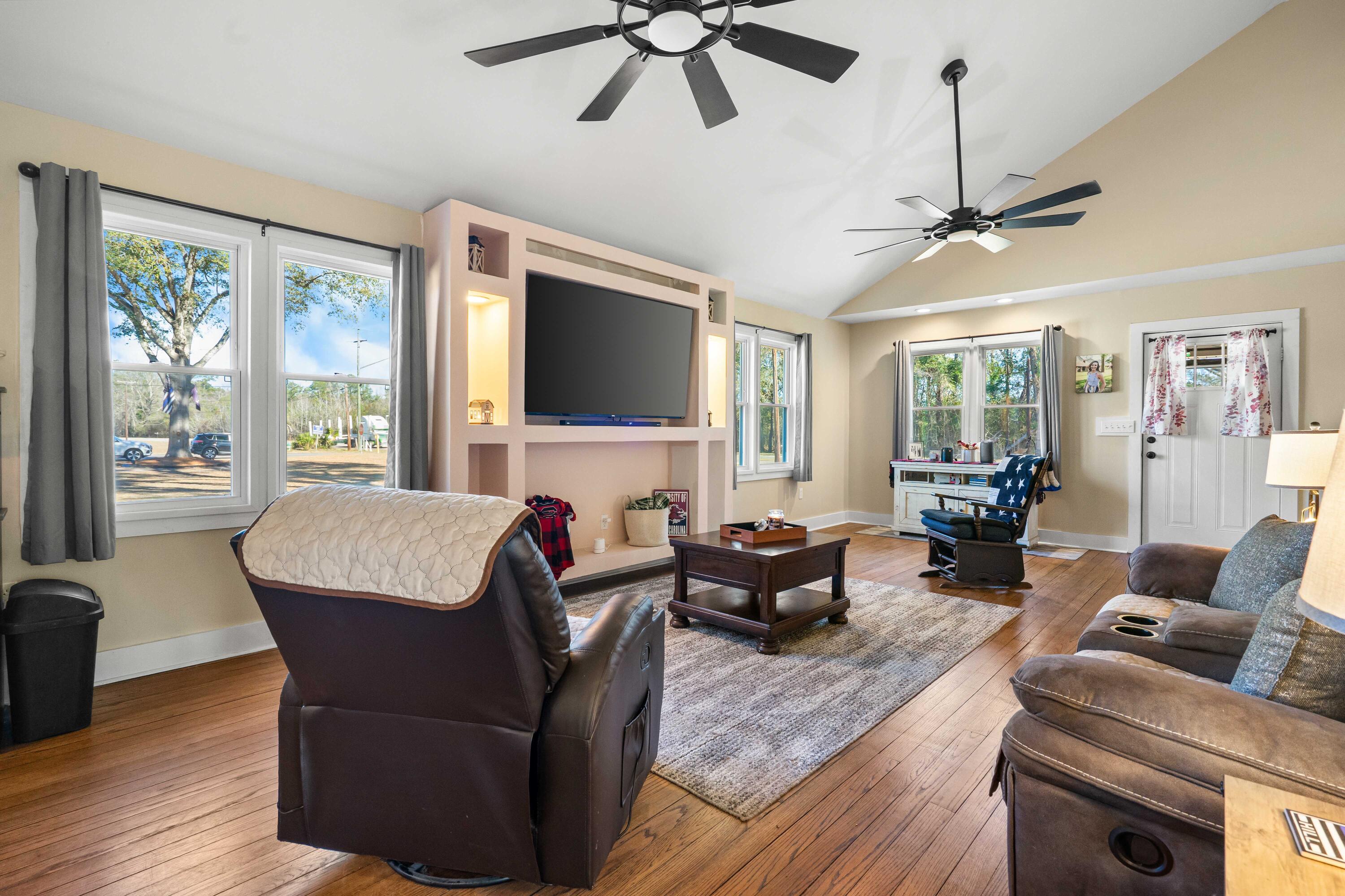 4610 Rowesville Road Rowesville, SC 29133 - Photo 2 of 46 Living Room