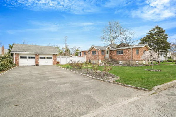 $699,000 | 229 4th Street, St. James, NY 11780