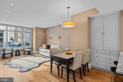 $735,000 | 130 South 18th Street, Unit 503, Philadelphia, PA 19103