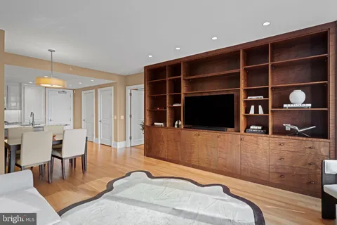 $735,000 | 130 South 18th Street, Unit 503, Philadelphia, PA 19103