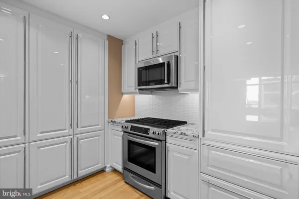$735,000 | 130 South 18th Street, Unit 503, Philadelphia, PA 19103