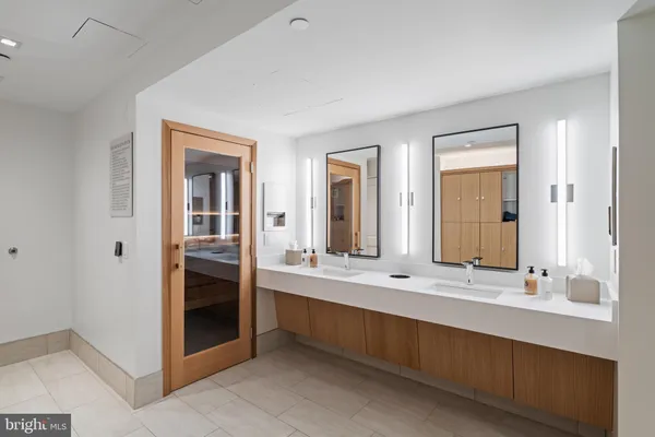 $735,000 | 130 South 18th Street, Unit 503, Philadelphia, PA 19103