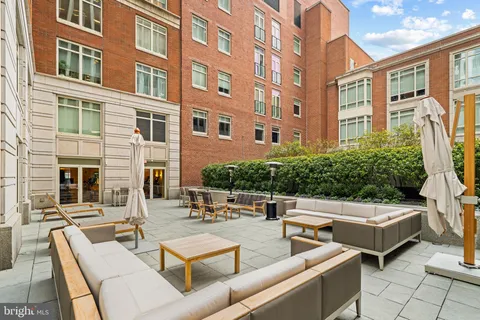 $735,000 | 130 South 18th Street, Unit 503, Philadelphia, PA 19103