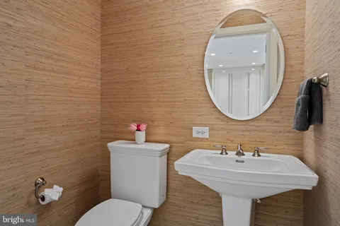 $735,000 | 130 South 18th Street, Unit 503, Philadelphia, PA 19103