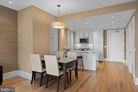 $735,000 | 130 South 18th Street, Unit 503, Philadelphia, PA 19103