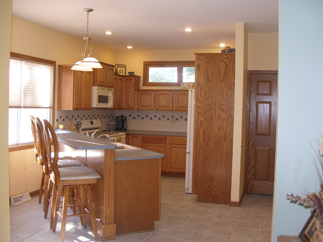 1504 Shooting Park Road Peru, IL 61354 - Photo 5 of 13 Gallery Image 5