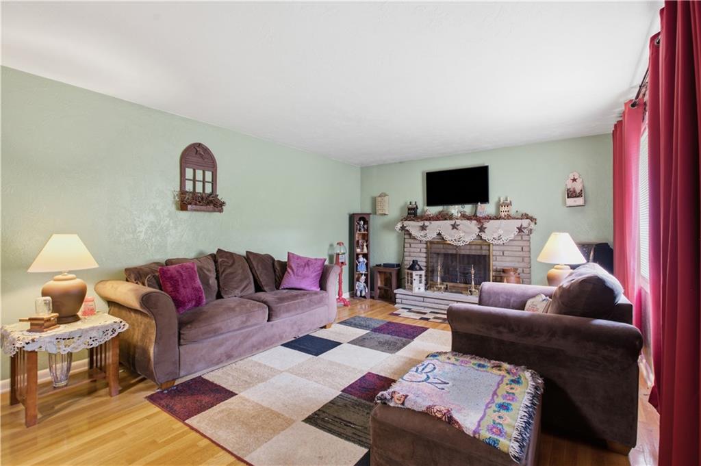 1705 Arona Road Irwin, PA 15642 - Photo 5 of 31
