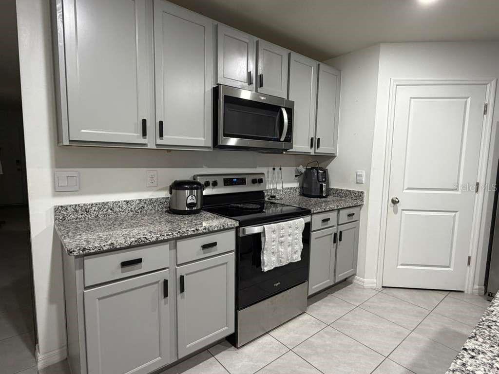 17425 Northwest 173rd Road Alachua, FL 32615 - Photo 4 of 18