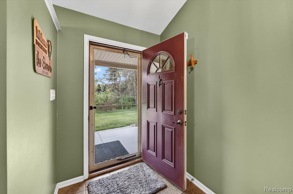 7659 Clyde Road Fenton, MI 48430 - Photo 8 of 52