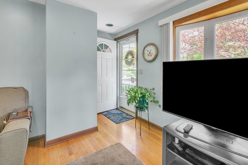 52 Hanson Drive Springfield, MA 01128 - Photo 13 of 39 Gallery Image 13