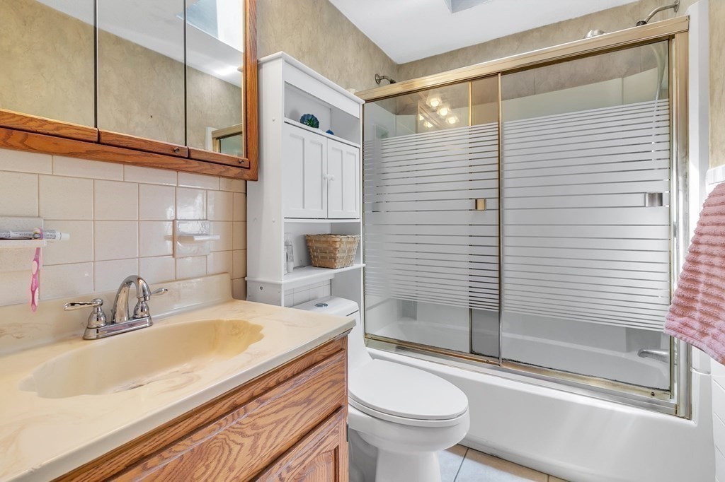 52 Hanson Drive Springfield, MA 01128 - Photo 27 of 39 Gallery Image 27