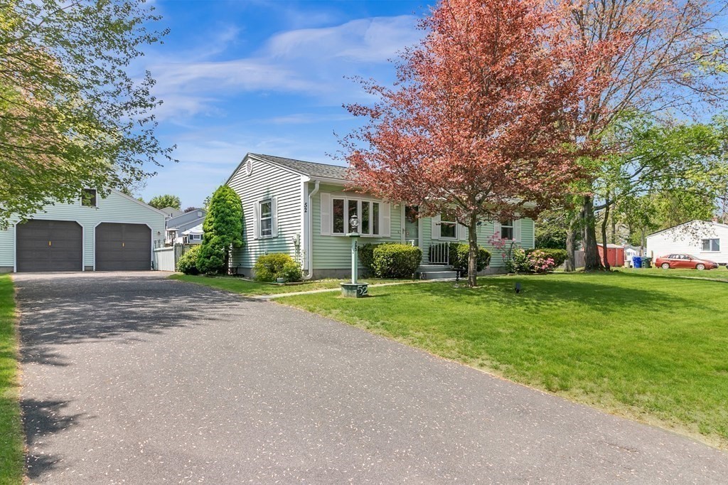 52 Hanson Drive Springfield, MA 01128 - Photo 6 of 39 Gallery Image 6