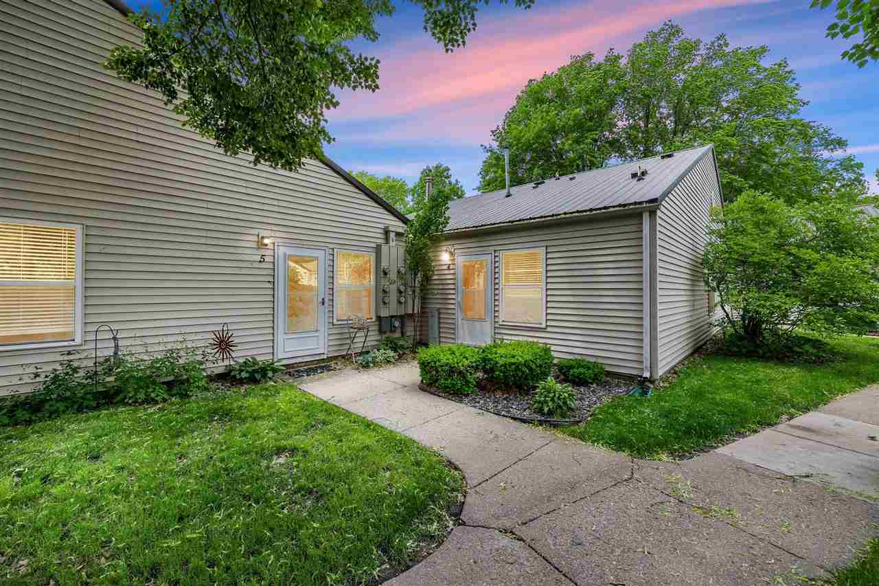 1220 Village Road, Unit 4 Iowa City, IA 52240 - Photo 1 of 26 Gallery Image 1