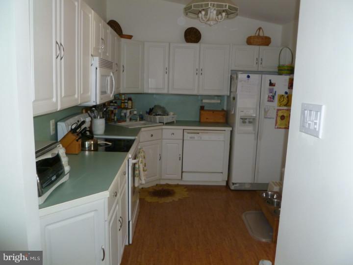 366 Blanchard Road Drexel Hill, PA 19026 - Photo 3 of 12 Kitchen