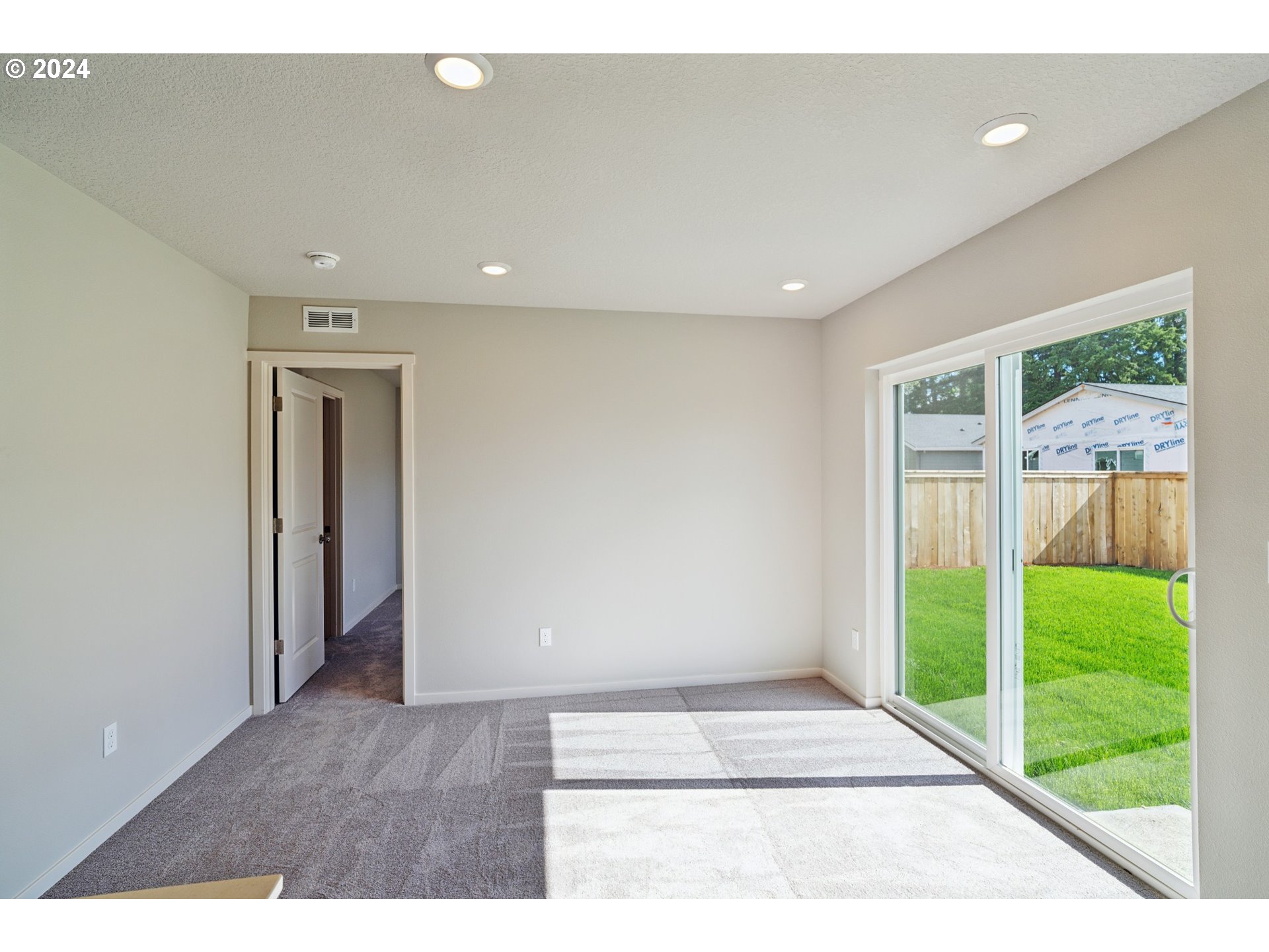 538 Luna Way Lebanon, OR 97355 - Photo 10 of 19 Gallery Image 10