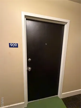 $750 | 210 North 17th Street, Unit 909, St. Louis, MO 63103