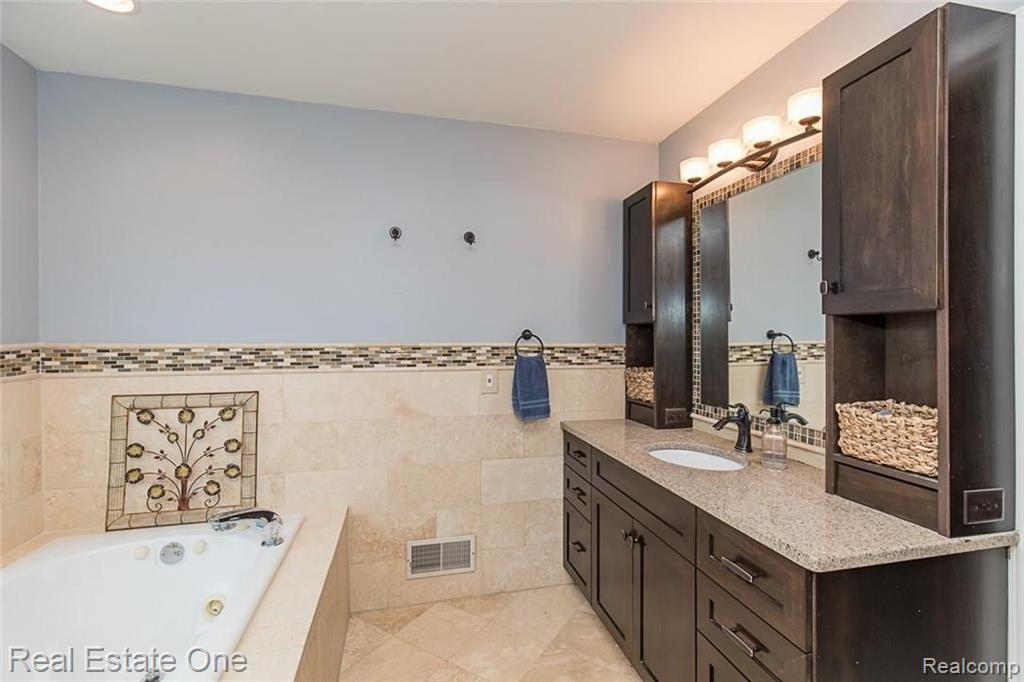 3861 Beechcrest Road Rochester Hills, MI 48309 - Photo 20 of 29