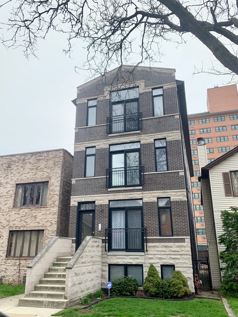 3213 South Wells Street, Unit 3 Chicago, IL 60616 - Photo 1 of 34