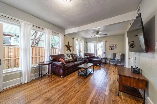 $4,600 | 215 South Montclair Avenue, Dallas, TX 75208