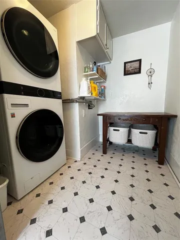 $4,600 | 215 South Montclair Avenue, Dallas, TX 75208