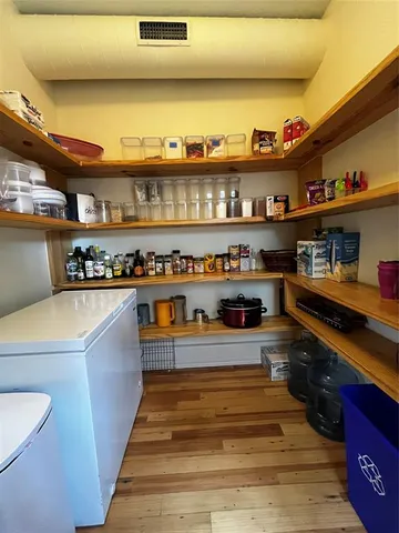 $4,600 | 215 South Montclair Avenue, Dallas, TX 75208