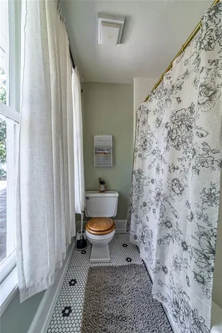 $4,600 | 215 South Montclair Avenue, Dallas, TX 75208